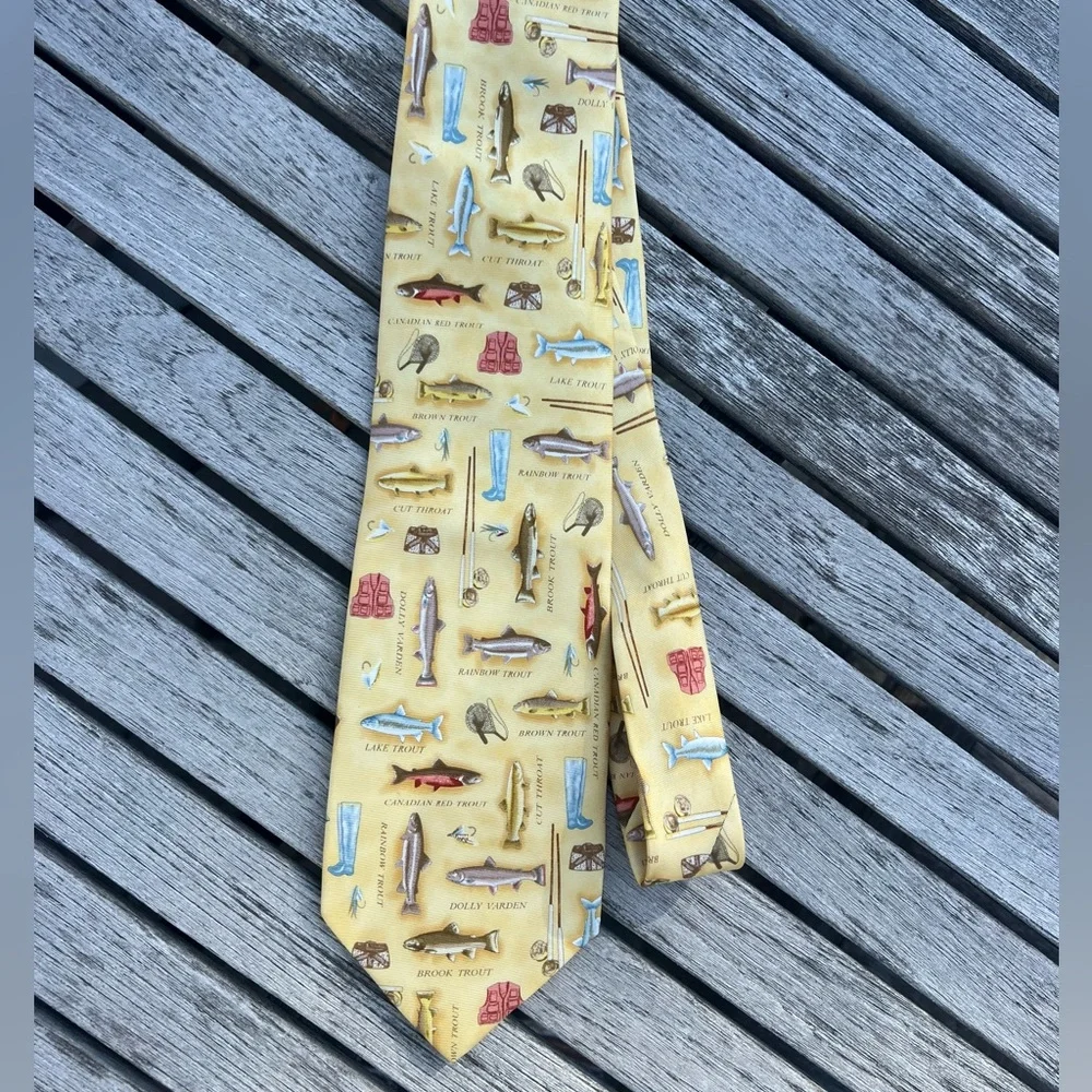 Alynn “catch of the day” Yellow Fish Patterned Tie